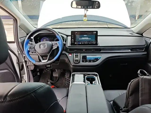 Honda Elysion — Фото автомобиля 9