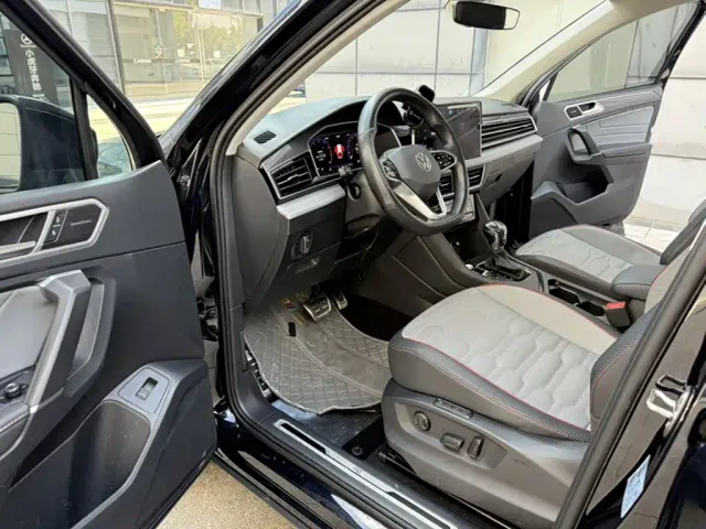 Volkswagen Tiguan L — Фото автомобиля 19