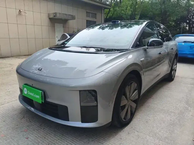 Фотография автомобиля — Li Auto i6