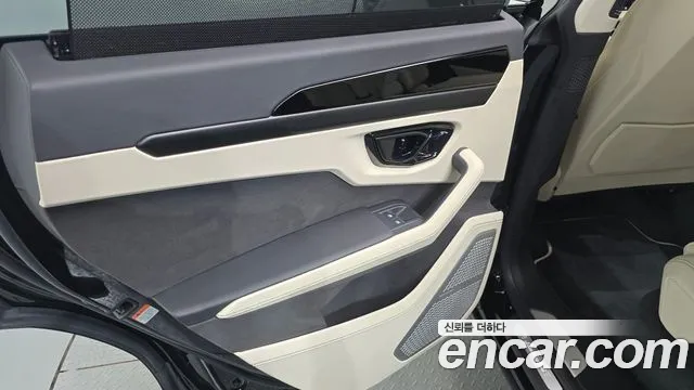 Lamborghini Urus — Фото автомобиля 22