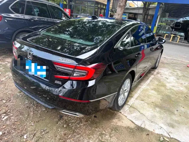 Honda Accord — Фото автомобиля 3