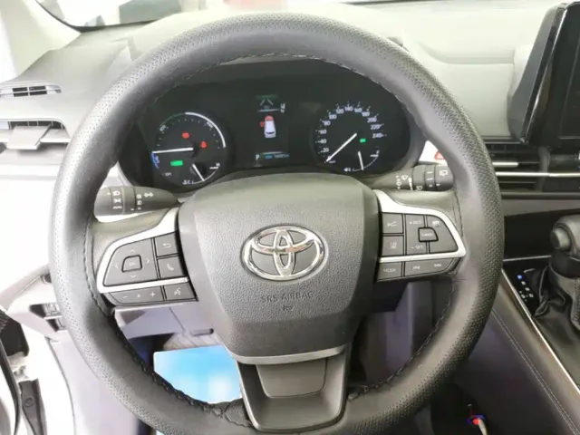 Toyota Granvia — Фото автомобиля 10