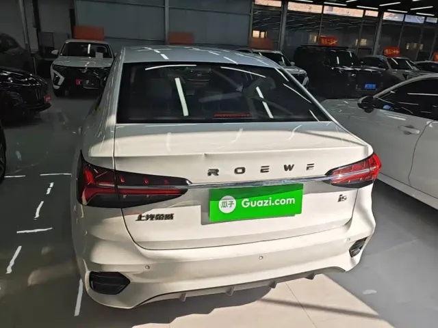 Roewe i5 — Фото автомобиля 5