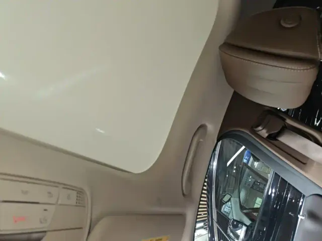 Mercedes-Benz E-Class — Фото автомобиля 17