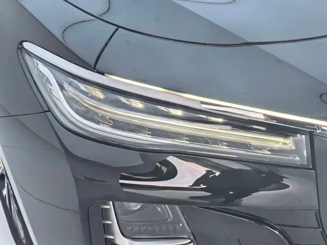 Hongqi H5 — Фото автомобиля 13