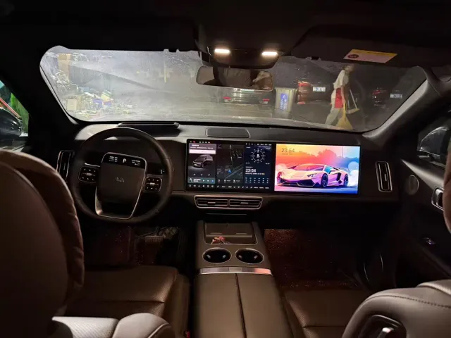 Li Auto L9 — Фото автомобиля 6