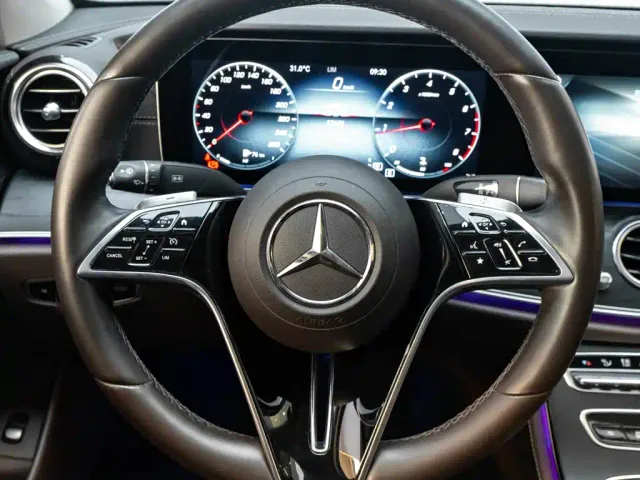 Mercedes-Benz E-Class — Фото автомобиля 16