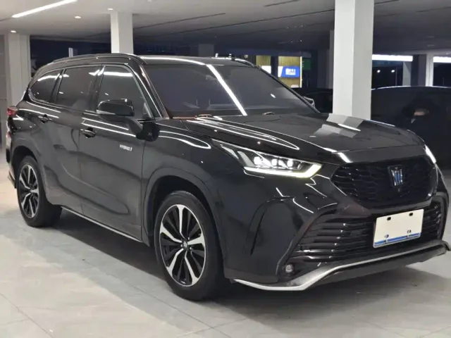 Toyota Crown Kluger — Фото автомобиля 3