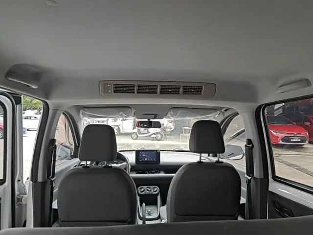 Wuling Hongguang — Фото автомобиля 17