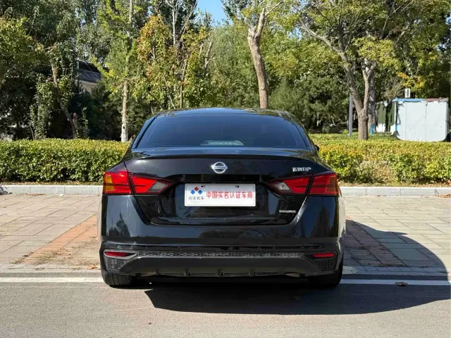 Nissan Teana — Фото автомобиля 19