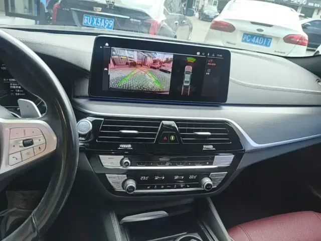 BMW 5 Series — Фото автомобиля 12
