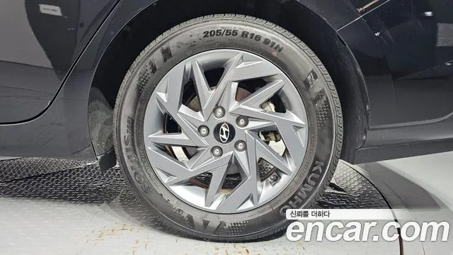 Hyundai Avante CN7 — Фото автомобиля 21