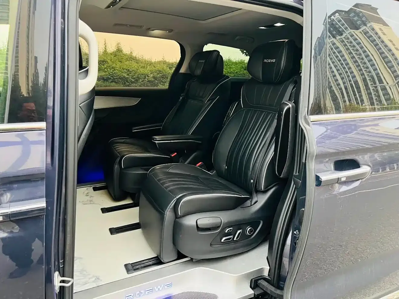Roewe Roewe iMAX8 2022 400TGI Honor Edition — Фото автомобиля 5