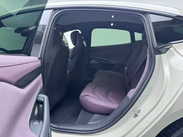 Xiaomi Auto Xiaomi SU7 2024 RWD Long Range Intelligent Driving Edition — Фото автомобиля 8