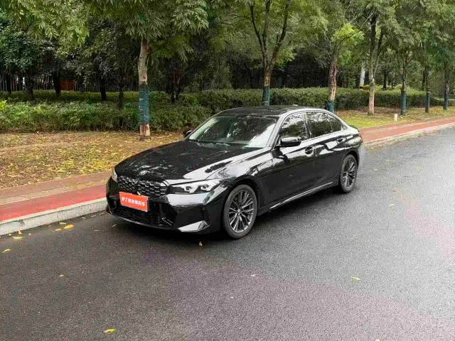 Фотография автомобиля — BMW 3 Series