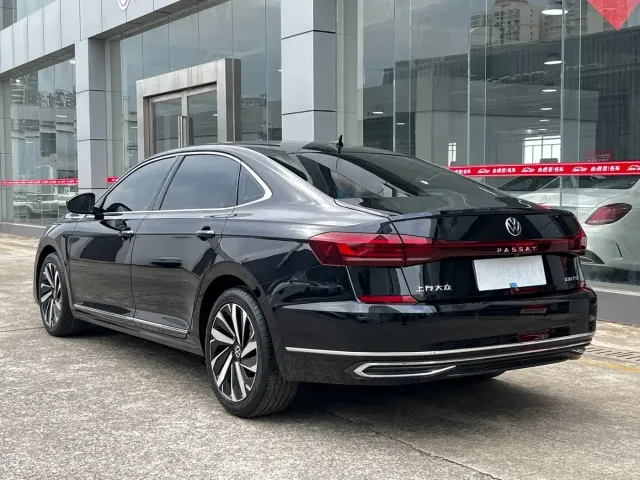 Volkswagen Passat — Фото автомобиля 4