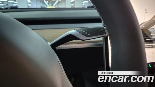 Tesla Model Y — Фото автомобиля 18