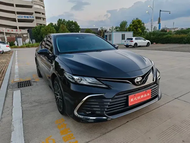Toyota Camry — Фото автомобиля 3
