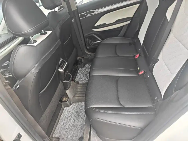 Geely Emgrand L — Фото автомобиля 5