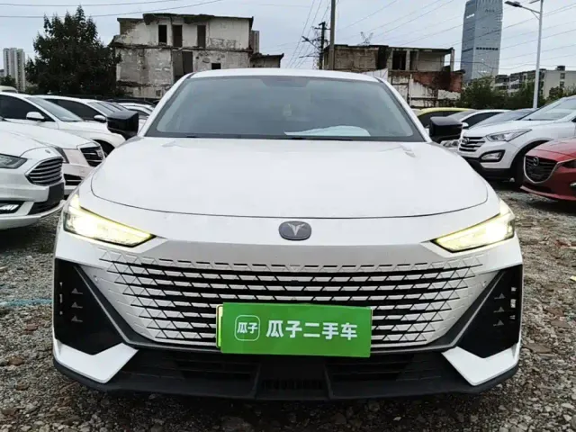 Changan UNI-V — Фото автомобиля 2