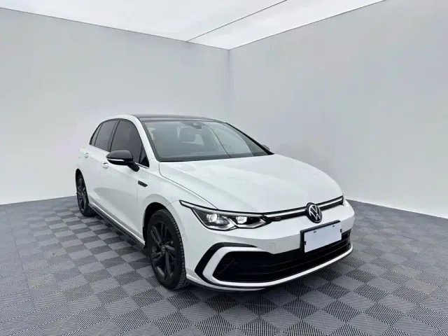 Volkswagen Golf — Фото автомобиля 3