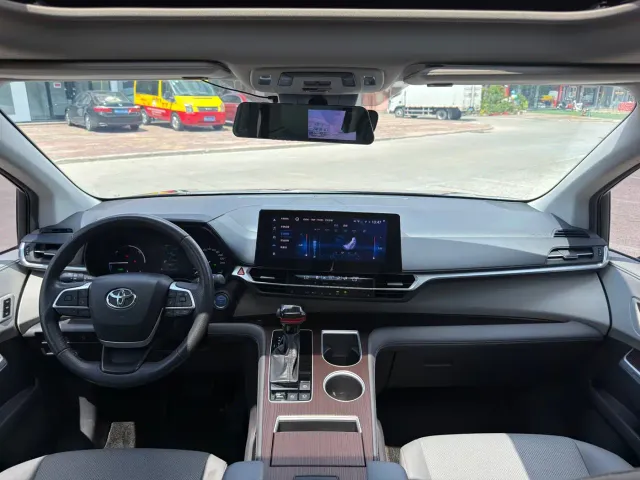 Toyota Granvia — Фото автомобиля 7
