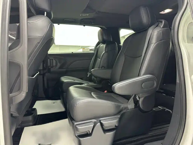 Toyota Granvia — Фото автомобиля 10