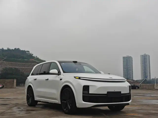 Li Auto L9 — Фото автомобиля 3