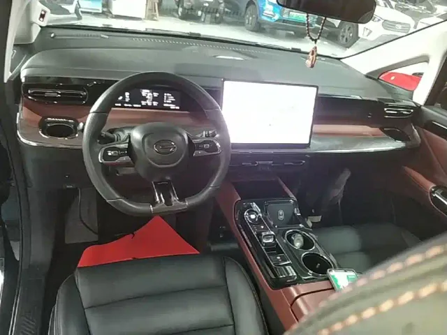 GAC Trumpchi E8 — Фото автомобиля 9