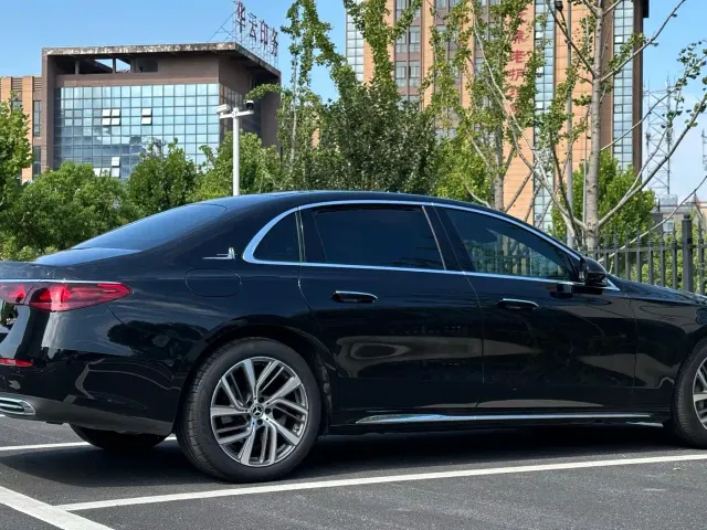 Mercedes-Benz E-Class — Фото автомобиля 9