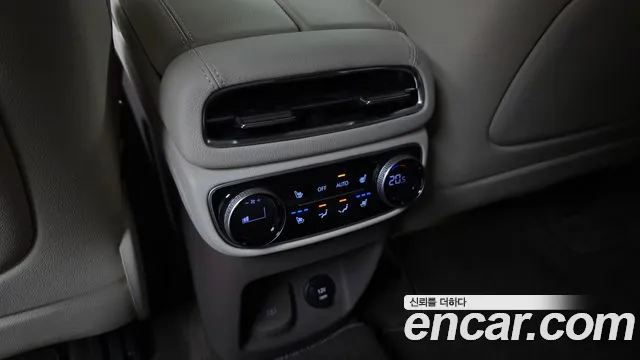 Genesis GV80 — Фото автомобиля 25