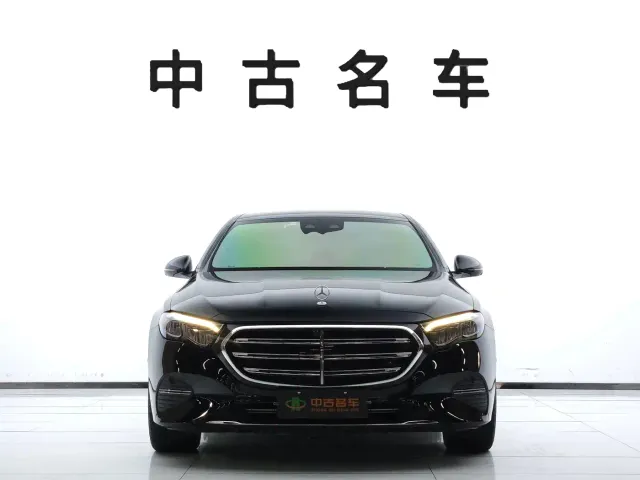 Mercedes-Benz E-Class — Фото автомобиля 2