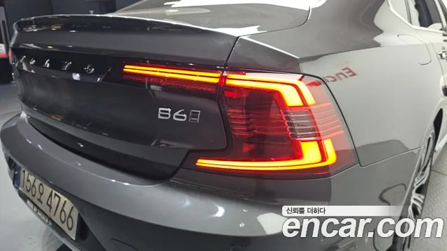 Volvo S90 — Фото автомобиля 8