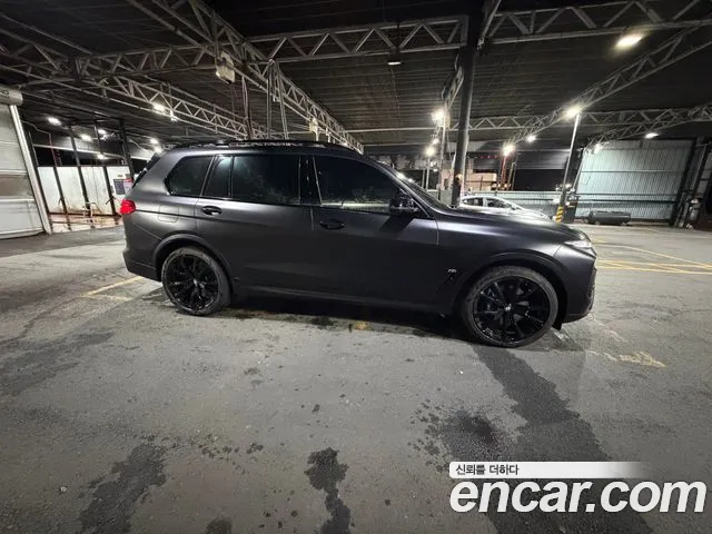 Фотография автомобиля — BMW X7 G07