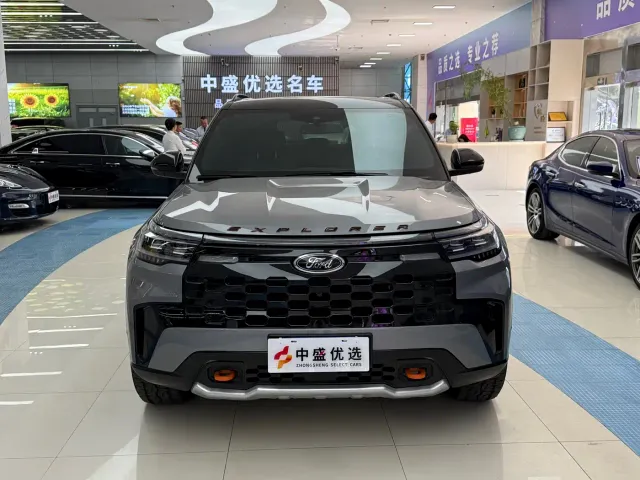 Ford Explorer — Фото автомобиля 2