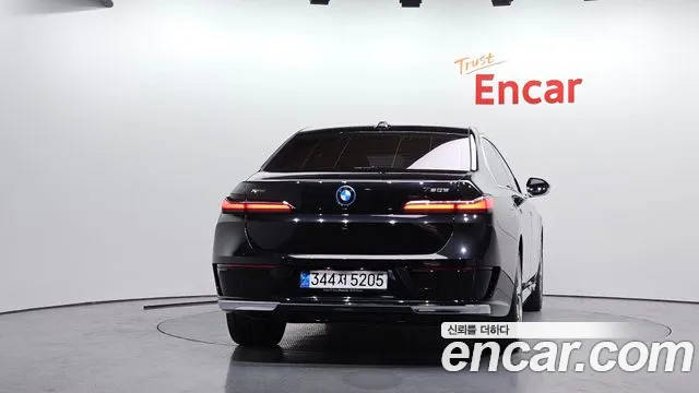 BMW 7-Series 7 серия (G70) — Фото автомобиля 4