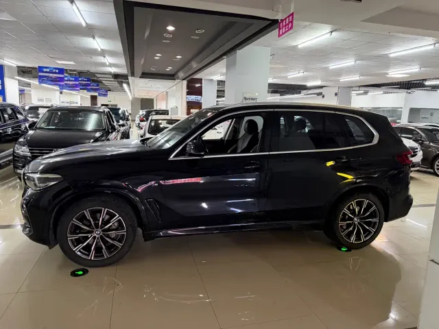 BMW X5 — Фото автомобиля 3