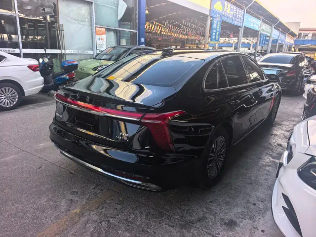 Hongqi H5 — Фото автомобиля 9