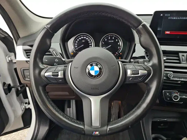 BMW X1 — Фото автомобиля 9