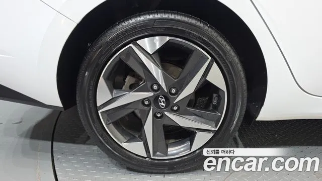 Hyundai Avante — Фото автомобиля 5
