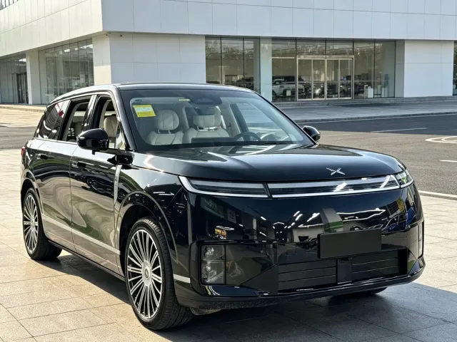 Xpeng GX — Фото автомобиля 2