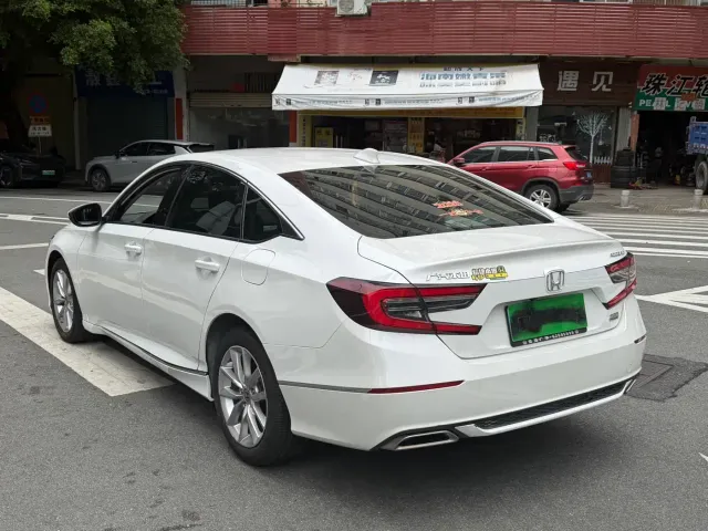 Honda Accord — Фото автомобиля 6