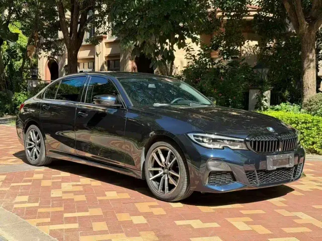 Фотография автомобиля — BMW 3 Series