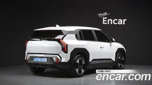 Kia EV3 — Фото автомобиля 2