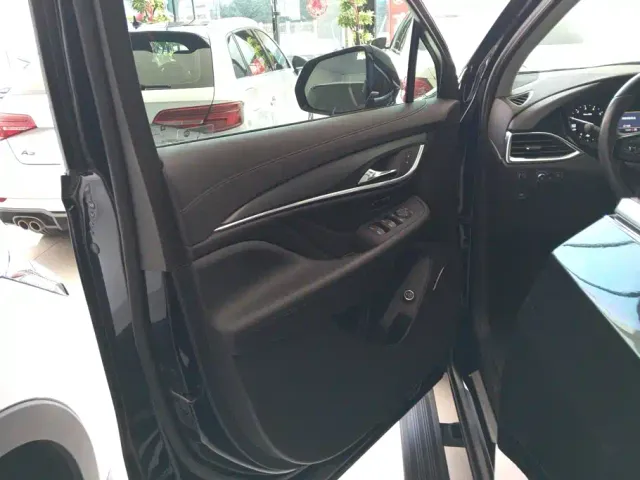 Buick Enclave — Фото автомобиля 7