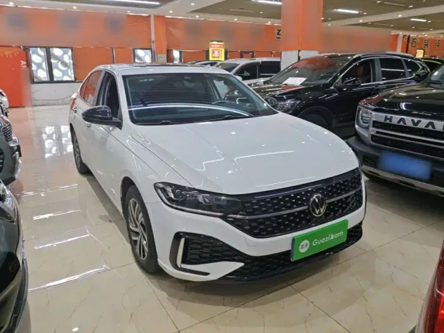 Volkswagen Lavida — Фото автомобиля 3