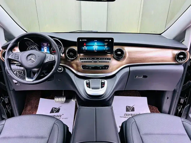 Mercedes-Benz V-Class — Фото автомобиля 9