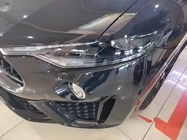 Maserati Levante — Фото автомобиля 23