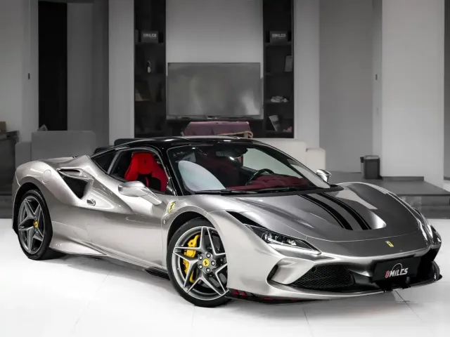 Фотография автомобиля — Ferrari F8