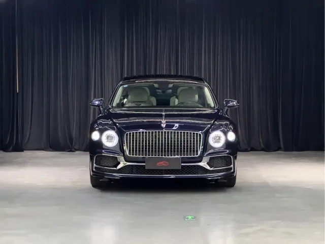 Bentley Flying Spur — Фото автомобиля 2